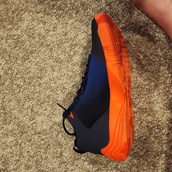 Jordan size 12 CP3 Blue shoes - Picture 7 of 8